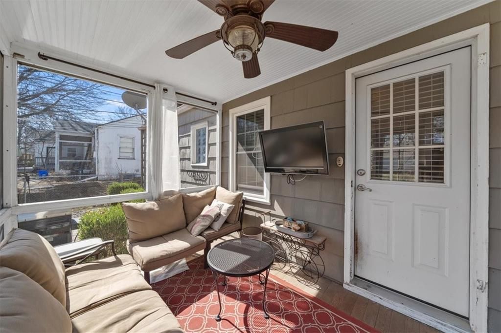 7521 Wyandotte Street — photo 16