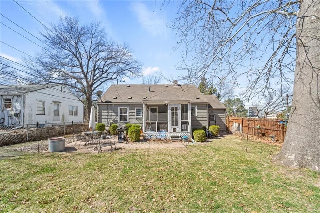 7521 Wyandotte Street — photo 18