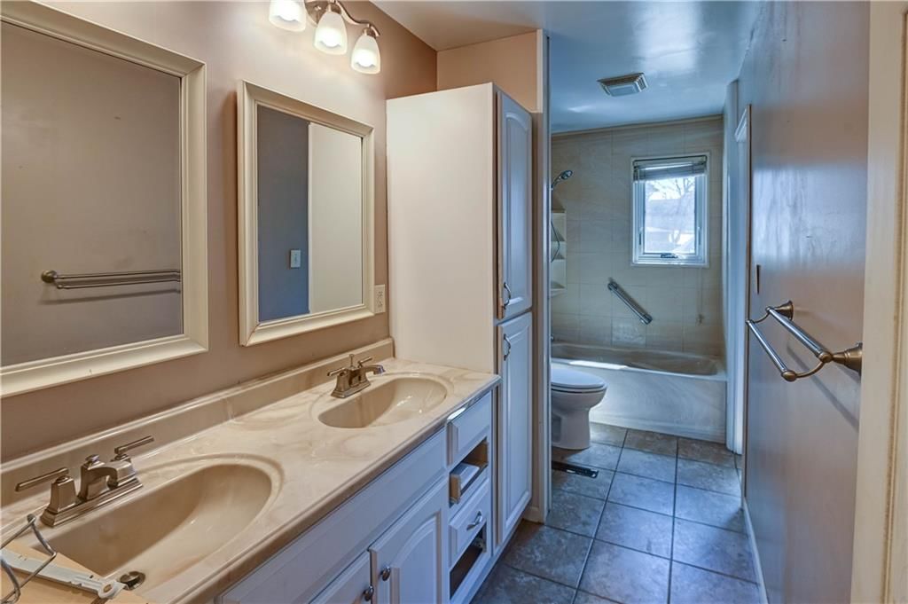 900 NW Oxford Drive — photo 37