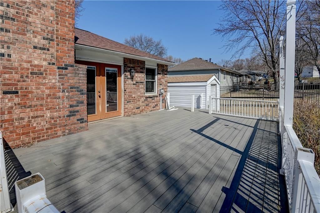 900 NW Oxford Drive — photo 42