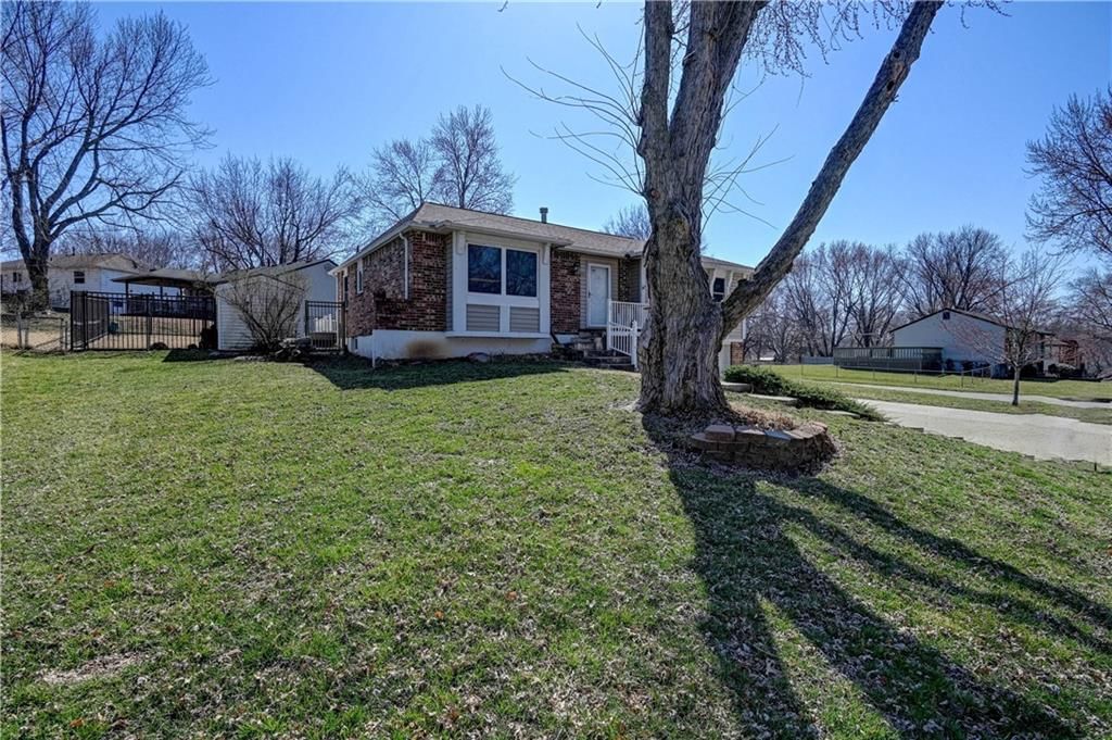 900 NW Oxford Drive — photo 6