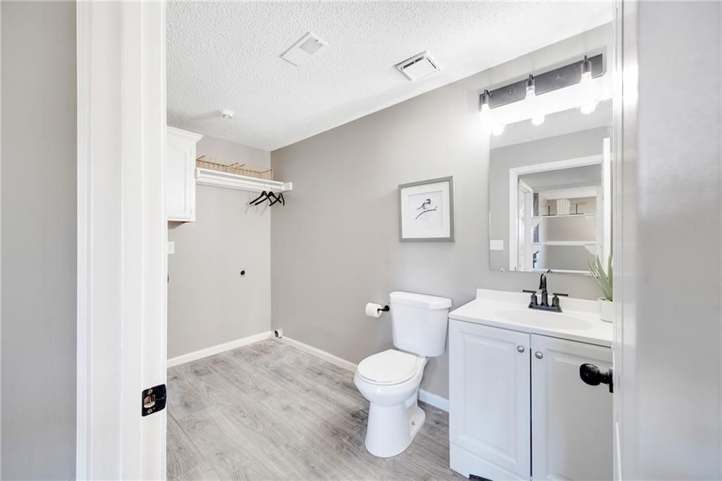 2111 N Colony Lane — photo 30