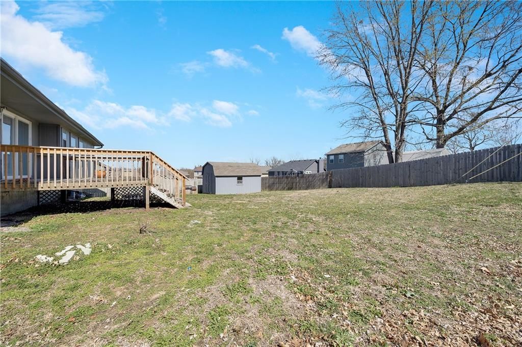 2111 N Colony Lane — photo 32