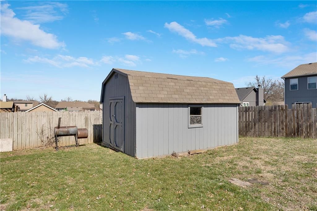 2111 N Colony Lane — photo 34