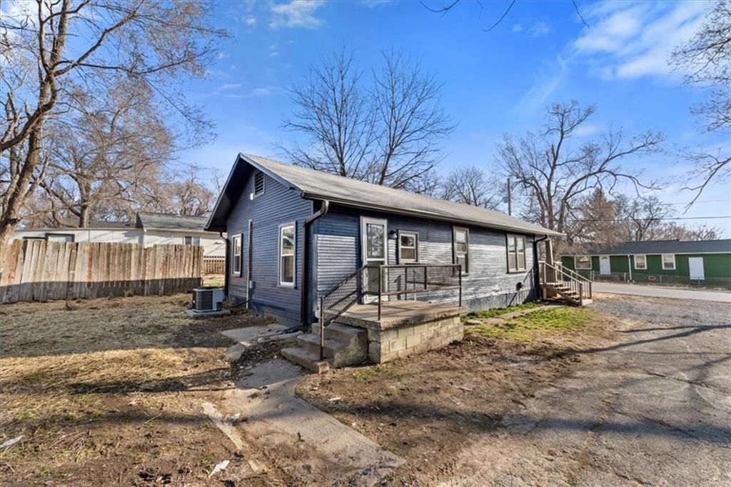 216 S Rogers Street — photo 20