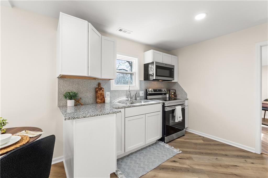 216 S Rogers Street — photo 7