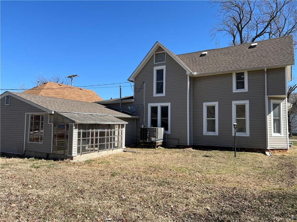 2501 Broadway Avenue — photo 3