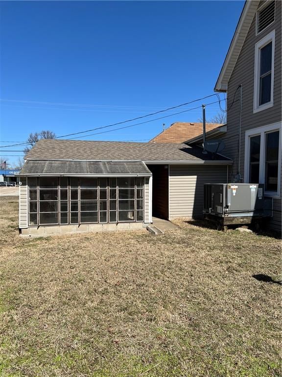 2501 Broadway Avenue — photo 4