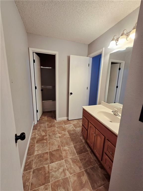 4624 Willow Avenue — photo 12