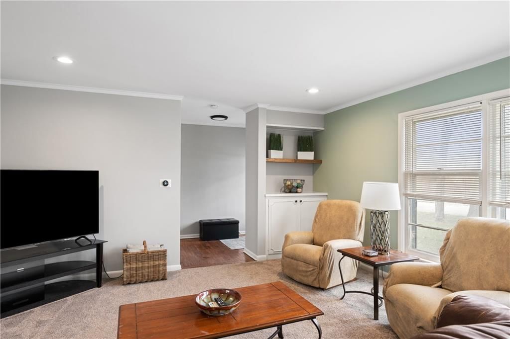 810 S Chestnut Street — photo 11