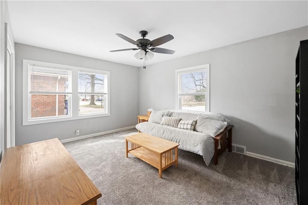810 S Chestnut Street — photo 15
