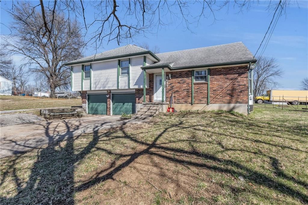 8611 Grant Drive — photo 29