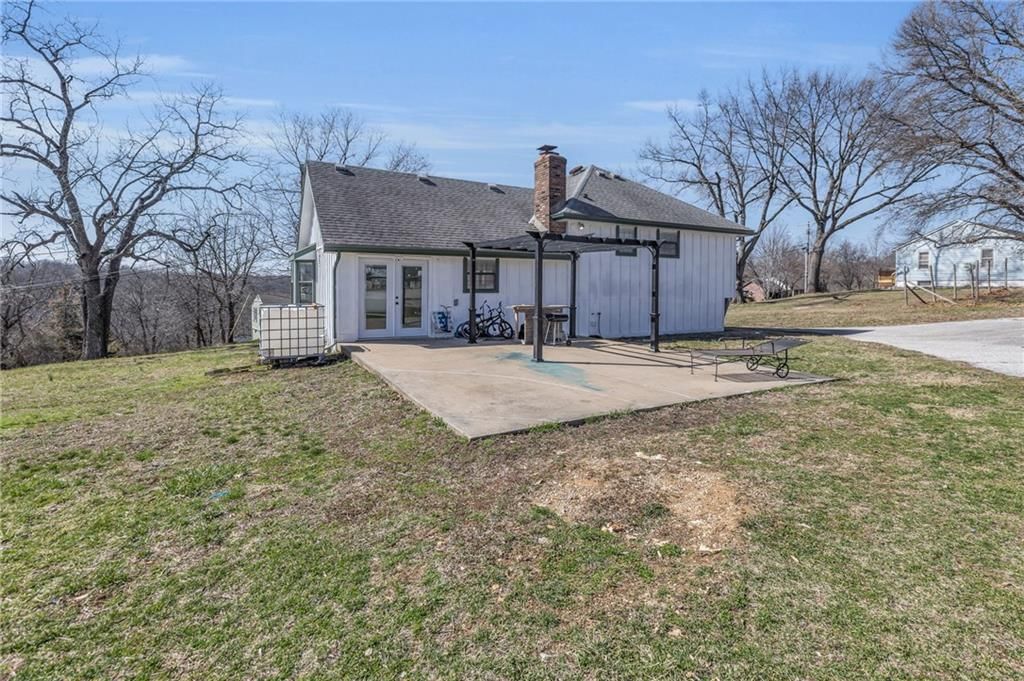 8611 Grant Drive — photo 4