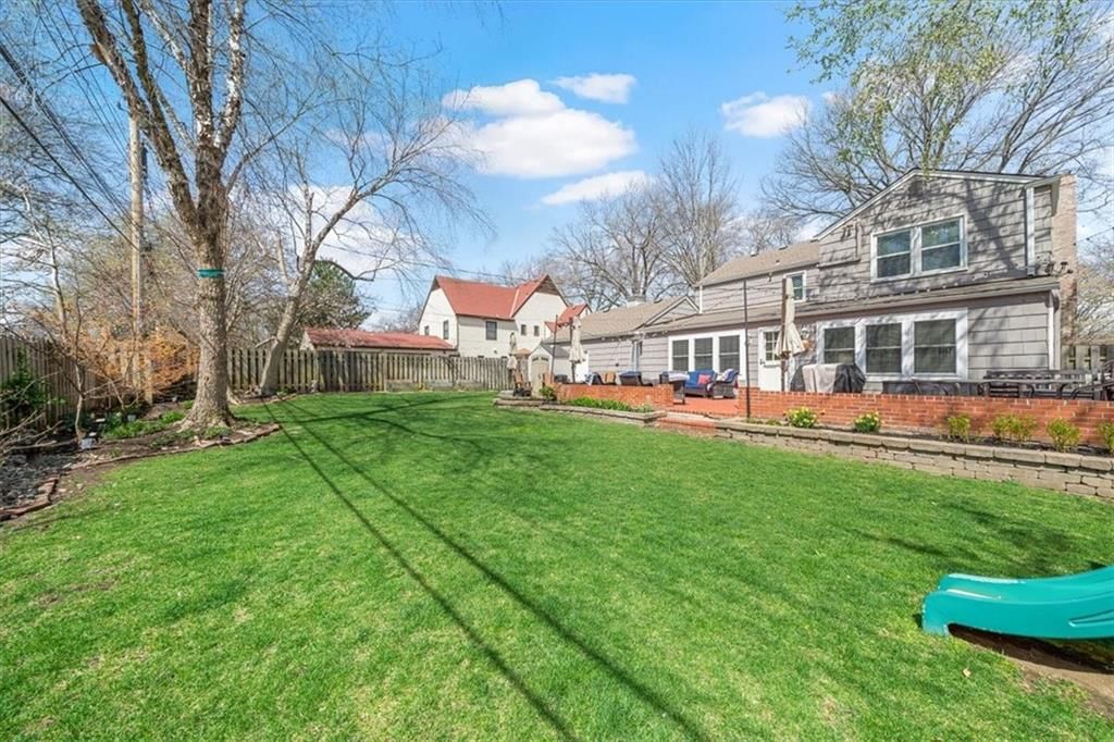 1207 W 70th Terrace — photo 38