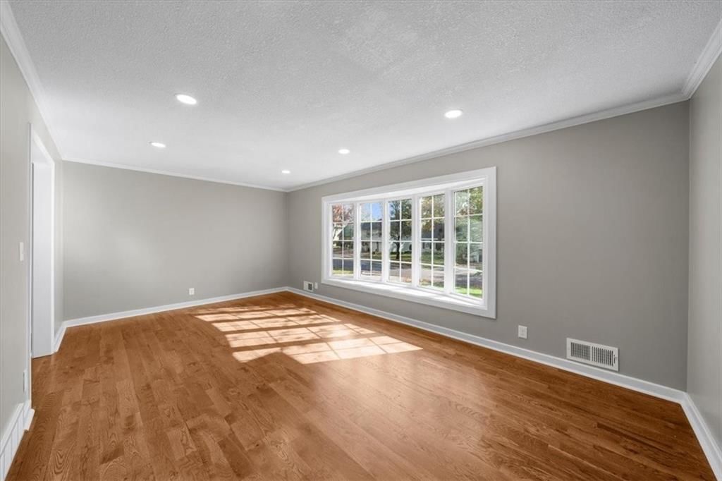 8508 W 88TH Terrace — photo 4