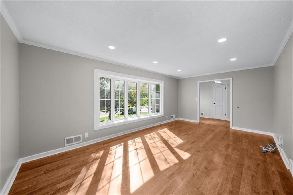 8508 W 88TH Terrace — photo 5