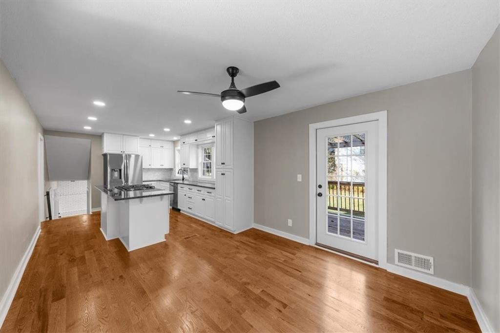 8508 W 88TH Terrace — photo 6