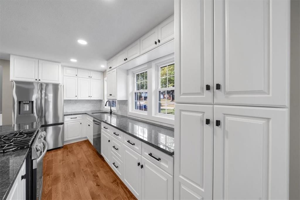 8508 W 88TH Terrace — photo 9