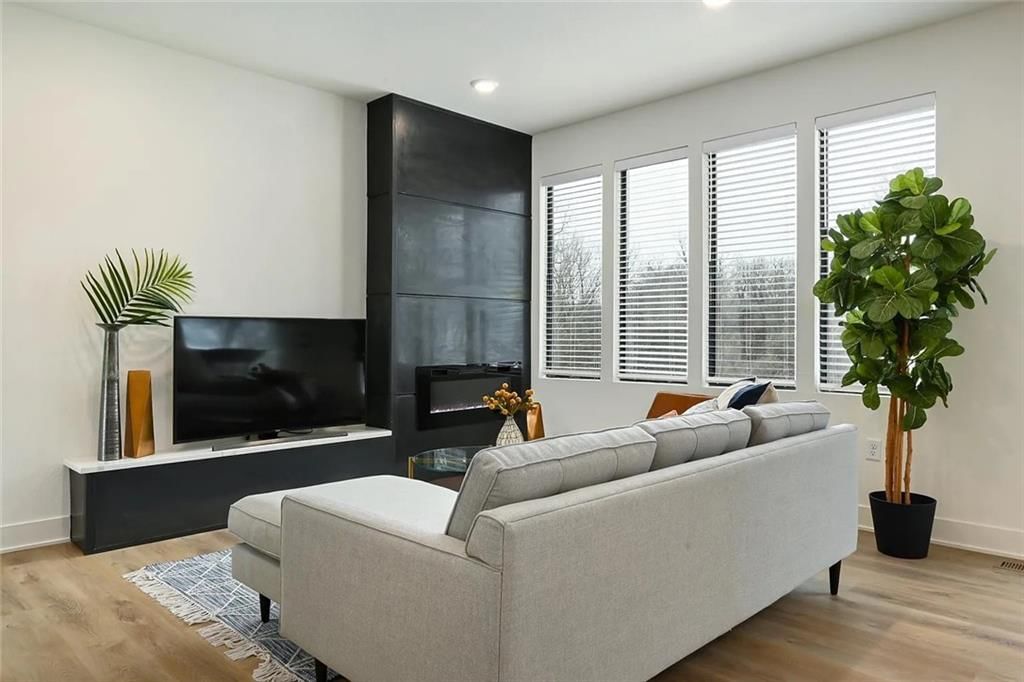 Photo 14 of 25 - 6506-6508 Marsh Avenue