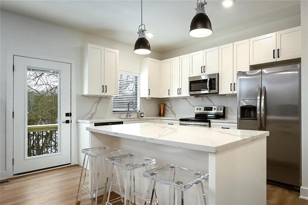 Photo 10 of 25 - 6506-6508 Marsh Avenue