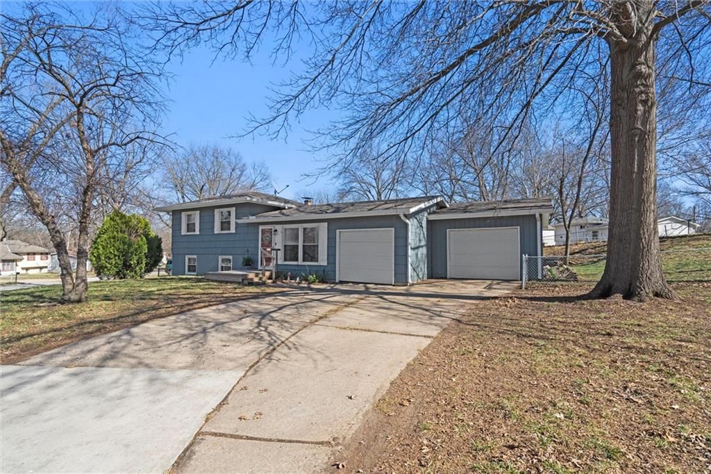 321 Manor Lane — photo 3