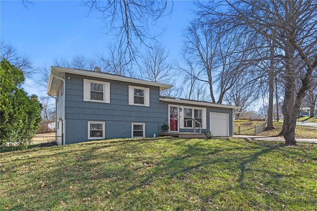 321 Manor Lane — photo 4
