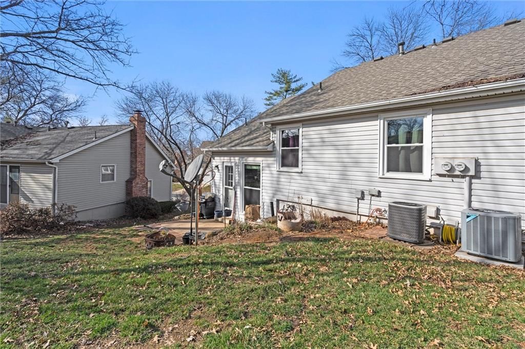 8541 W 109th Terrace — photo 32