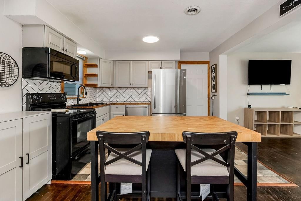12228 W 63RD Terrace — photo 9