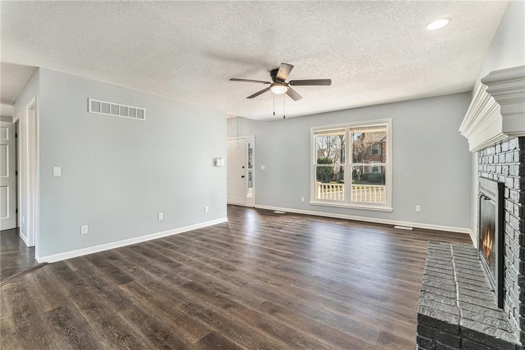1104 Williamsburg Place — photo 13