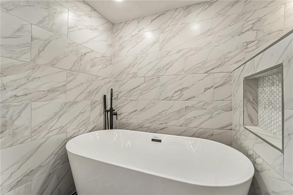 1104 Williamsburg Place — photo 24