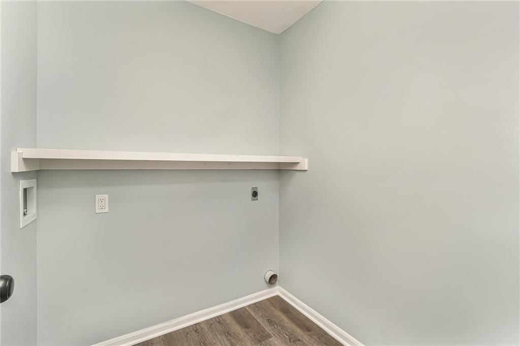 1104 Williamsburg Place — photo 36