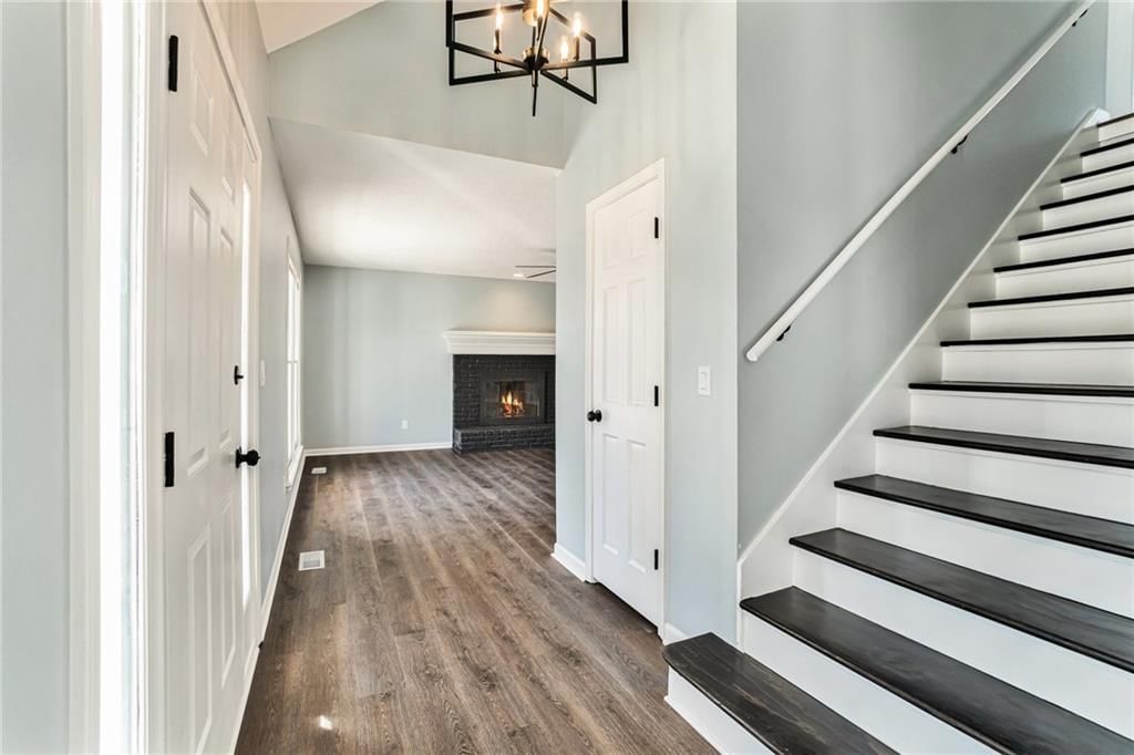 1104 Williamsburg Place — photo 6