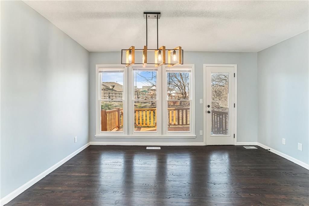 1104 Williamsburg Place — photo 10