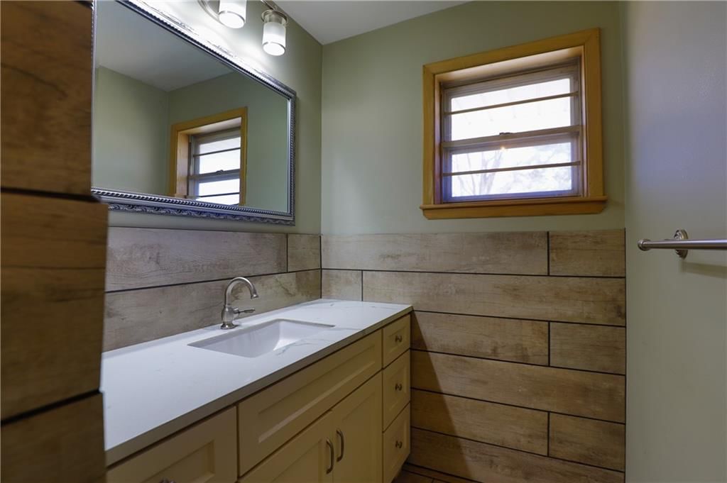 2311 QUEEN RIDGE Drive — photo 26