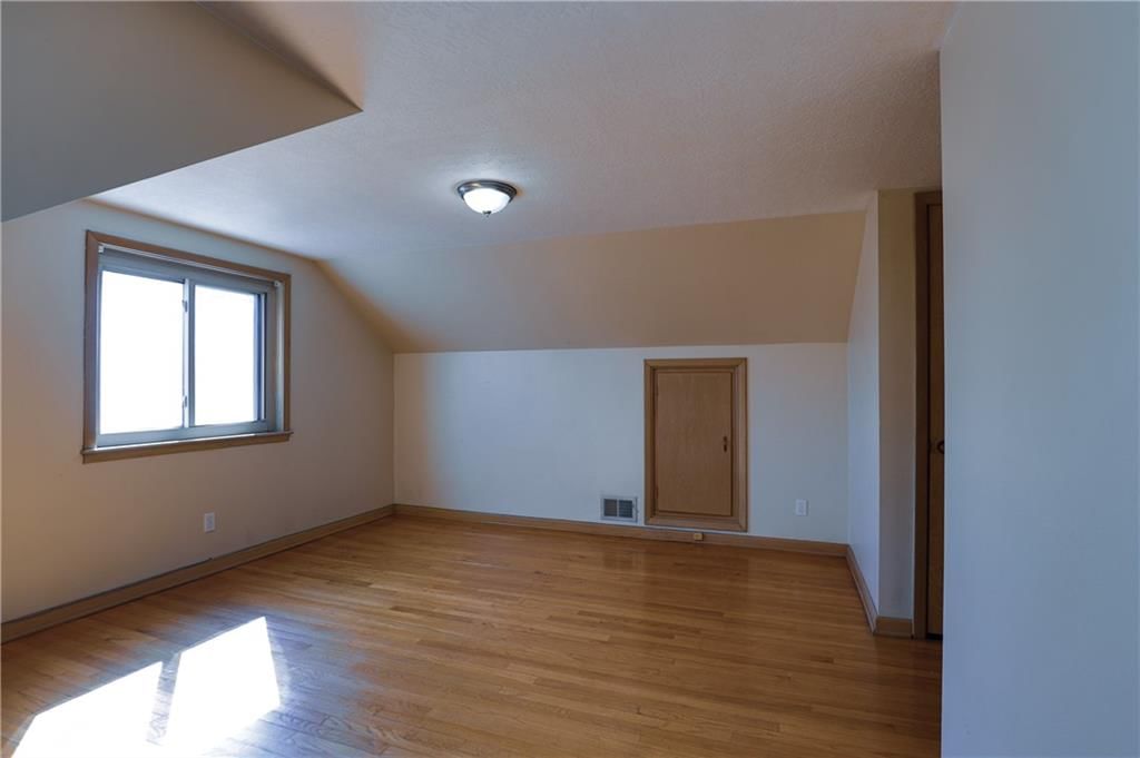 2311 QUEEN RIDGE Drive — photo 29