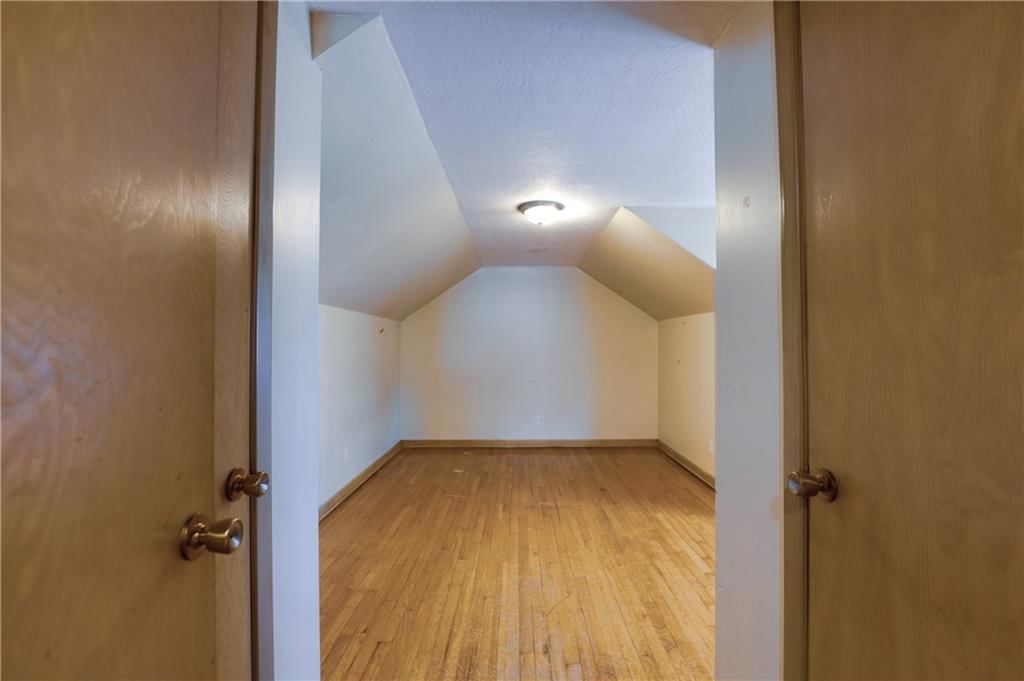 2311 QUEEN RIDGE Drive — photo 30