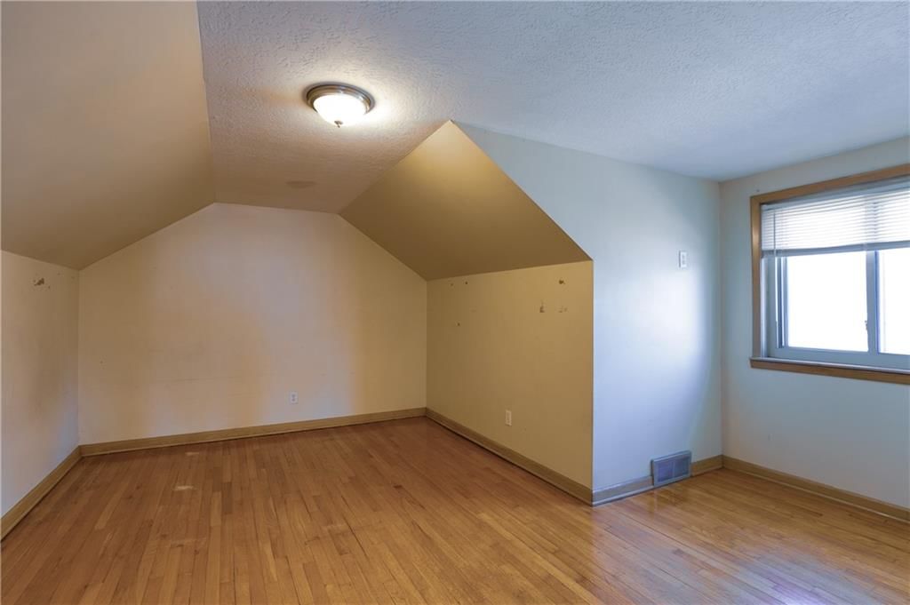 2311 QUEEN RIDGE Drive — photo 31