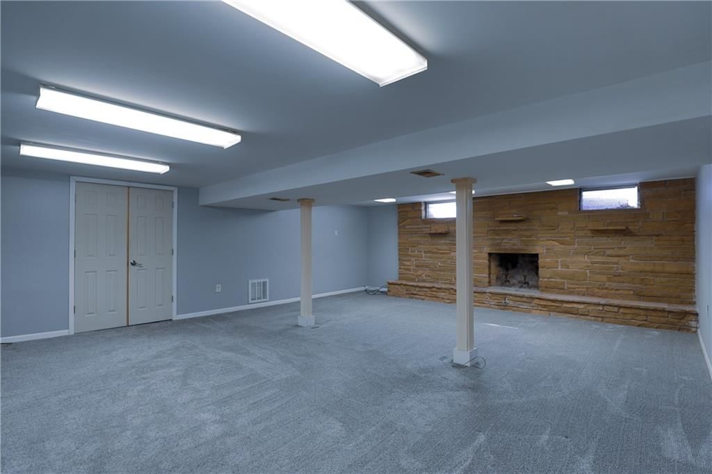 2311 QUEEN RIDGE Drive — photo 41