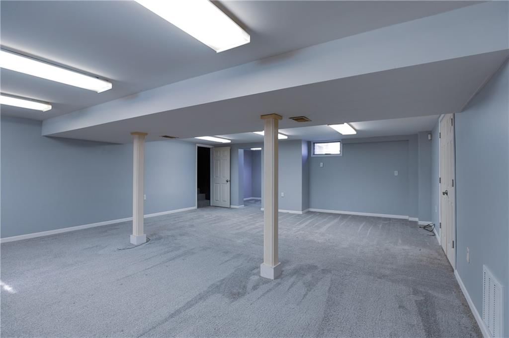 2311 QUEEN RIDGE Drive — photo 43