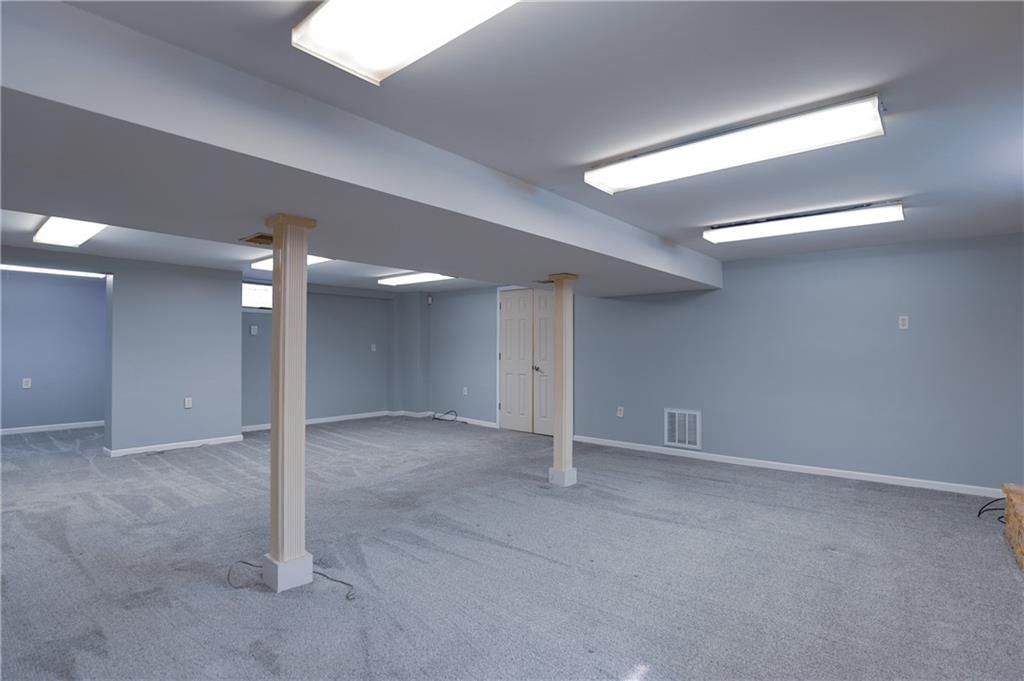 2311 QUEEN RIDGE Drive — photo 44