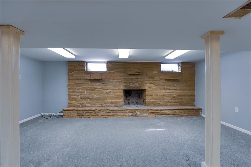 2311 QUEEN RIDGE Drive — photo 46