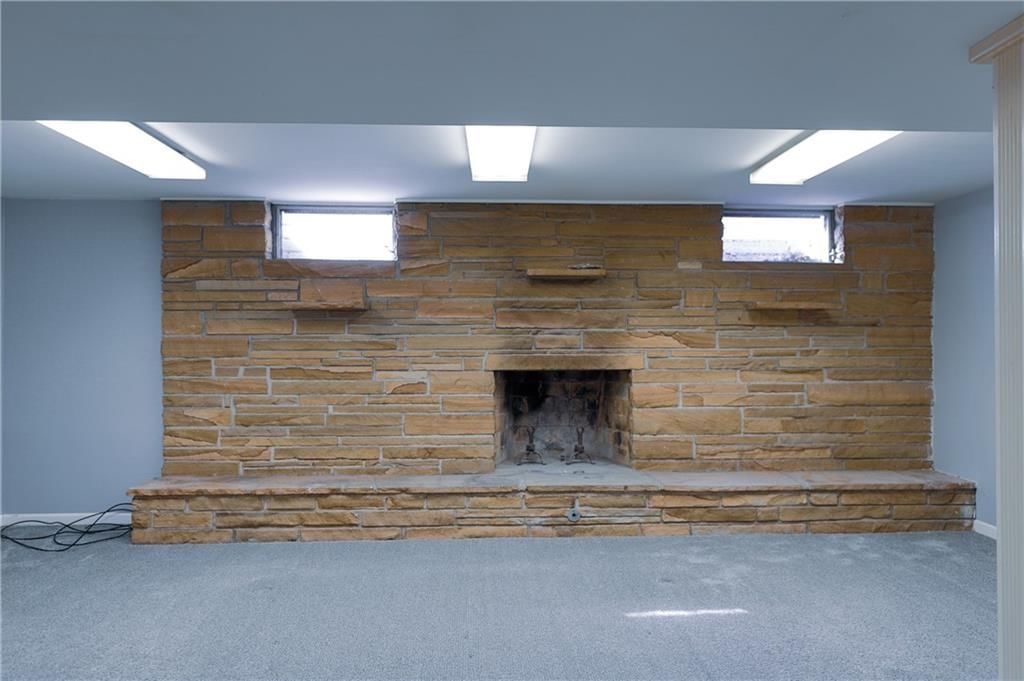 2311 QUEEN RIDGE Drive — photo 47