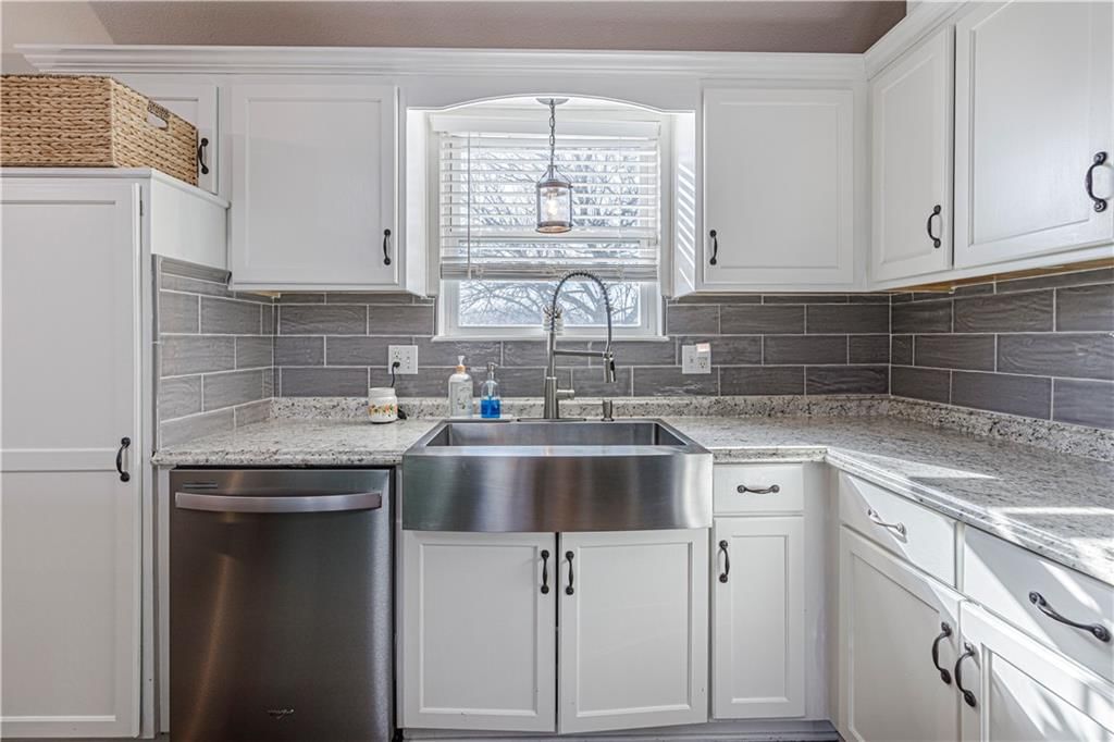 208 Summer Place — photo 11
