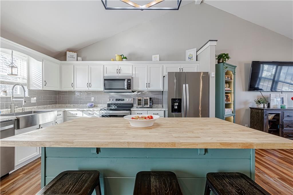 208 Summer Place — photo 15
