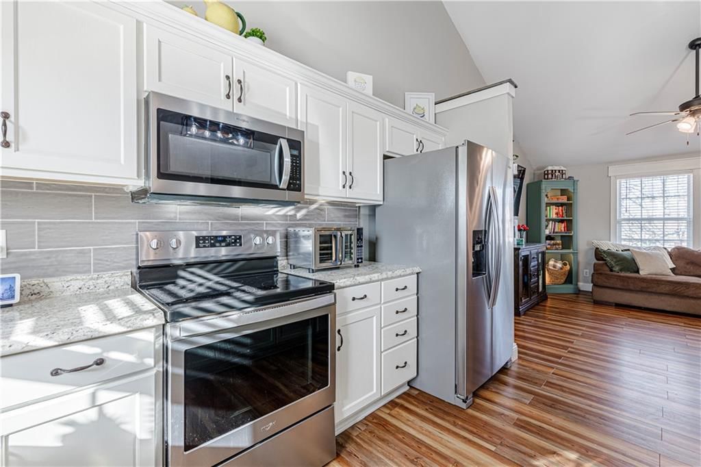 208 Summer Place — photo 10