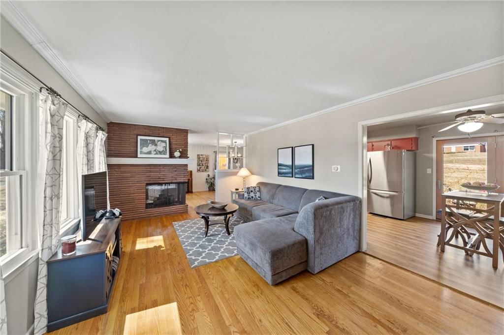 408 E 108th Terrace — photo 4