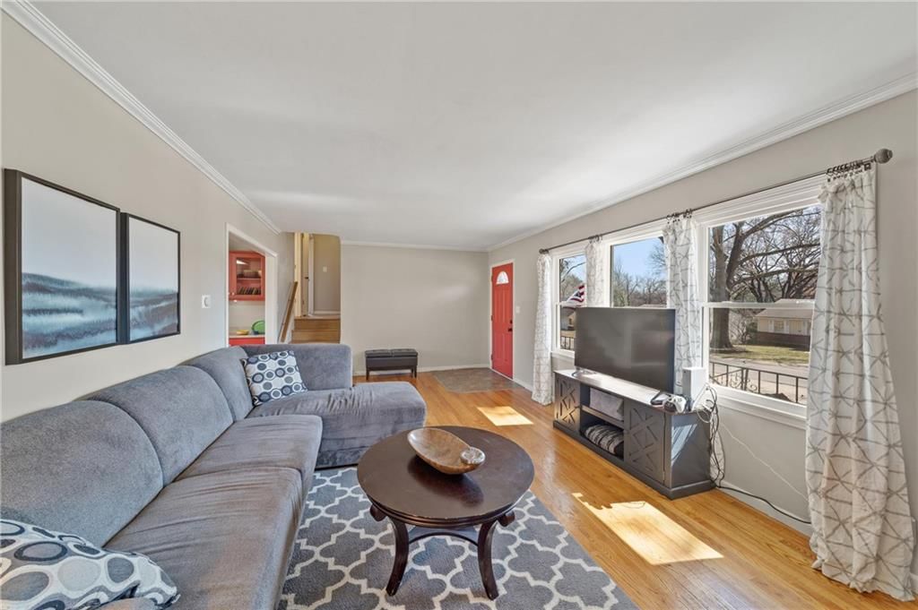 408 E 108th Terrace — photo 5