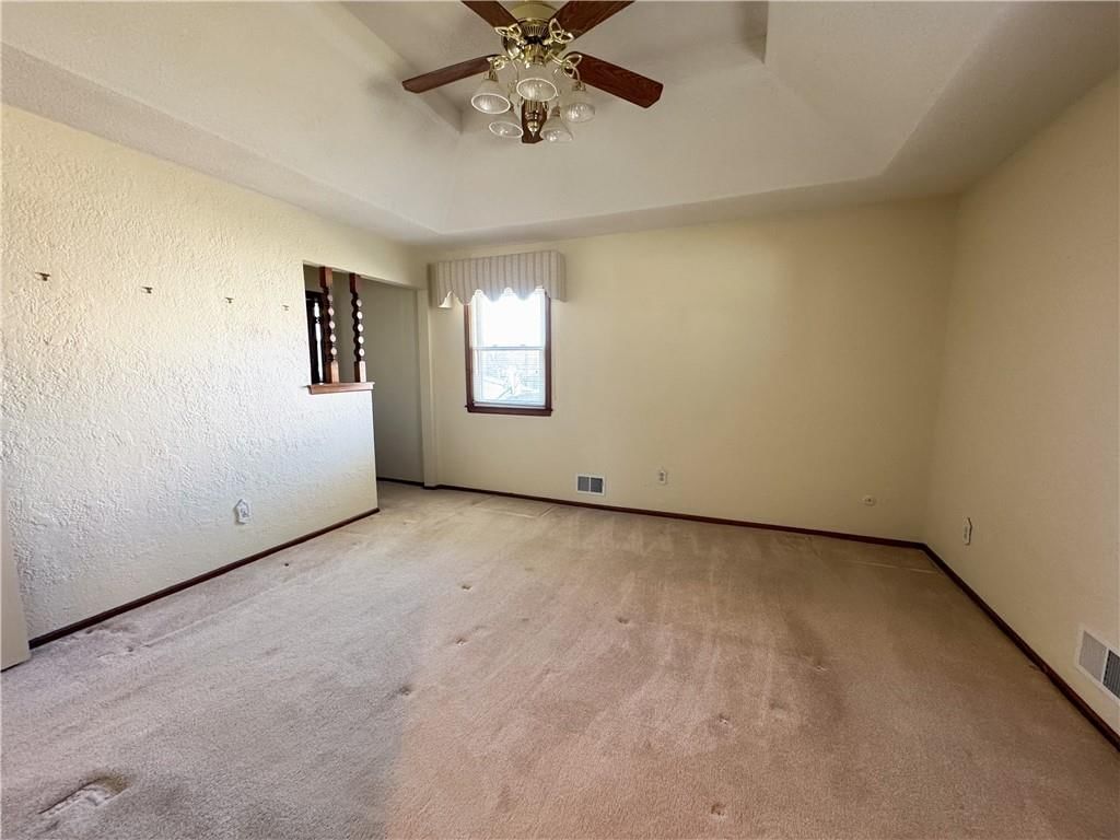 900 NW Roanoke Drive — photo 17