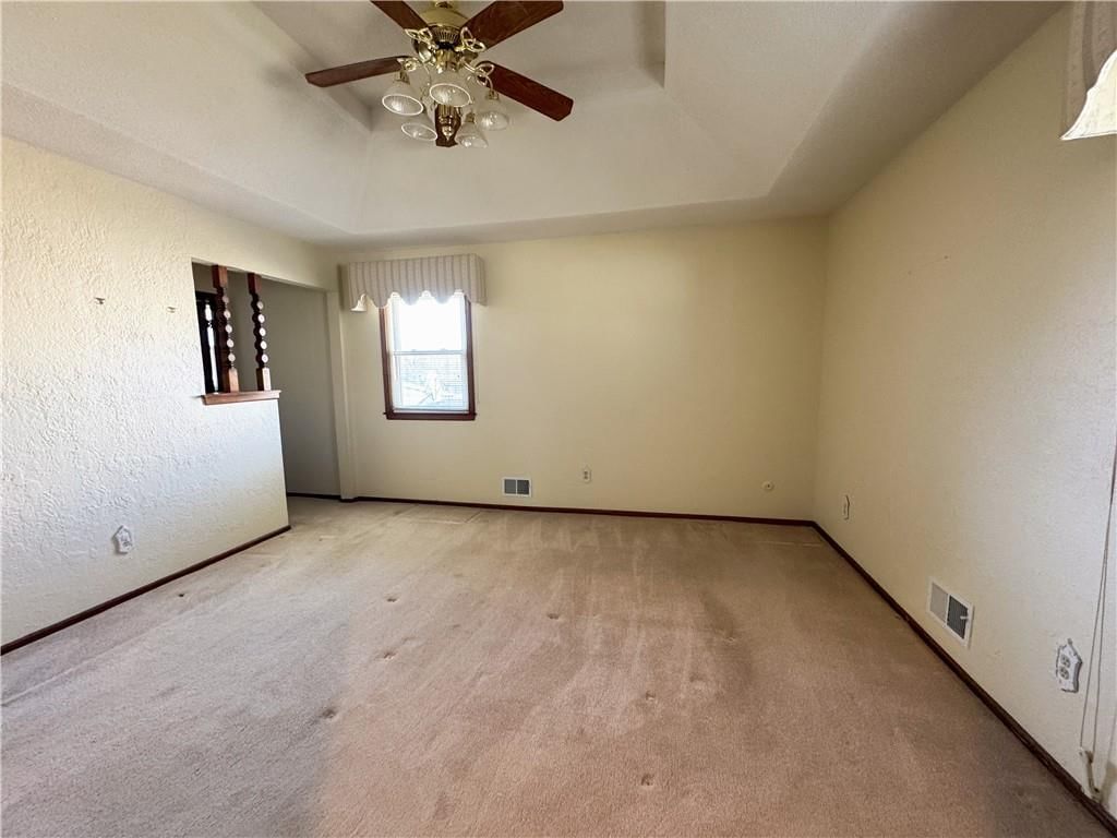 900 NW Roanoke Drive — photo 18