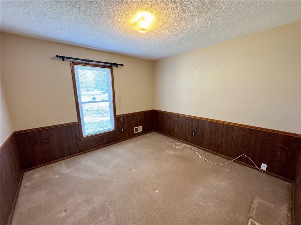 900 NW Roanoke Drive — photo 25